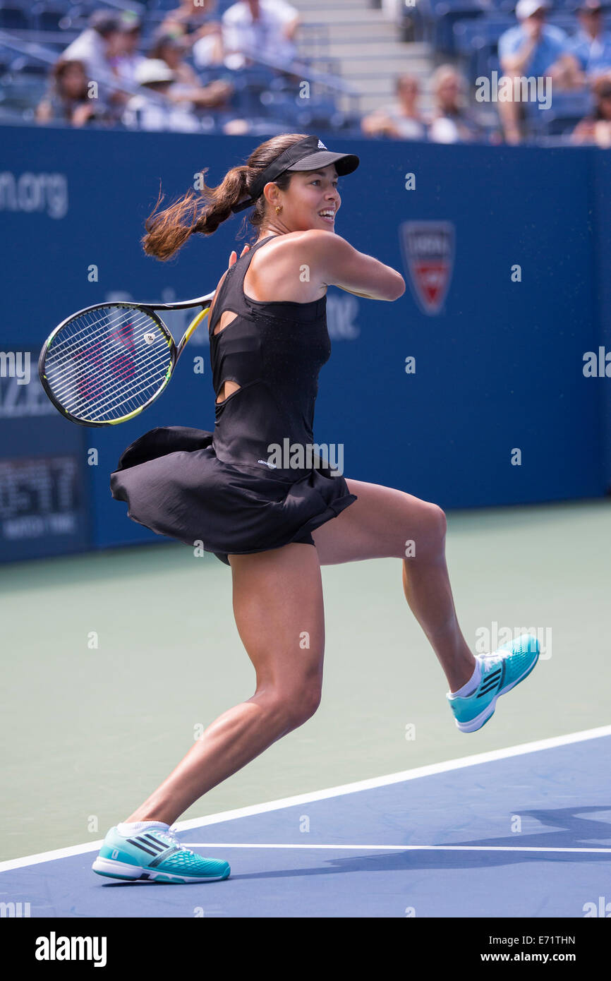 Ana Ivanovic (SRB) in ersten Runde Aktion während der 2. Tag der US Open Tennis Championships. © Paul J. Sutton/PCN Stockfoto