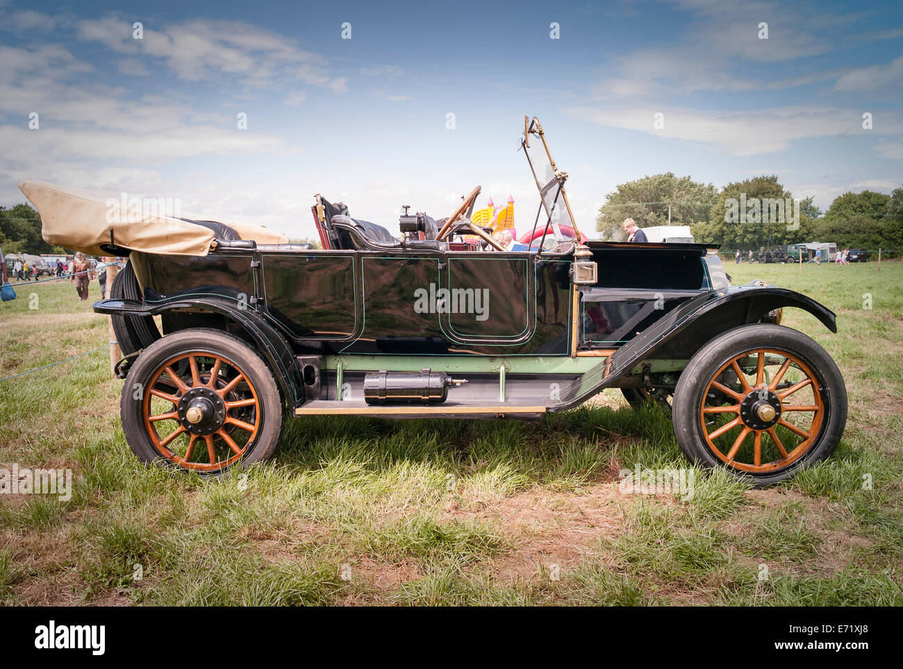 Seitenansicht eines alten Wyllis Overland-Autos aus dem Jahr 1913 Stockfoto