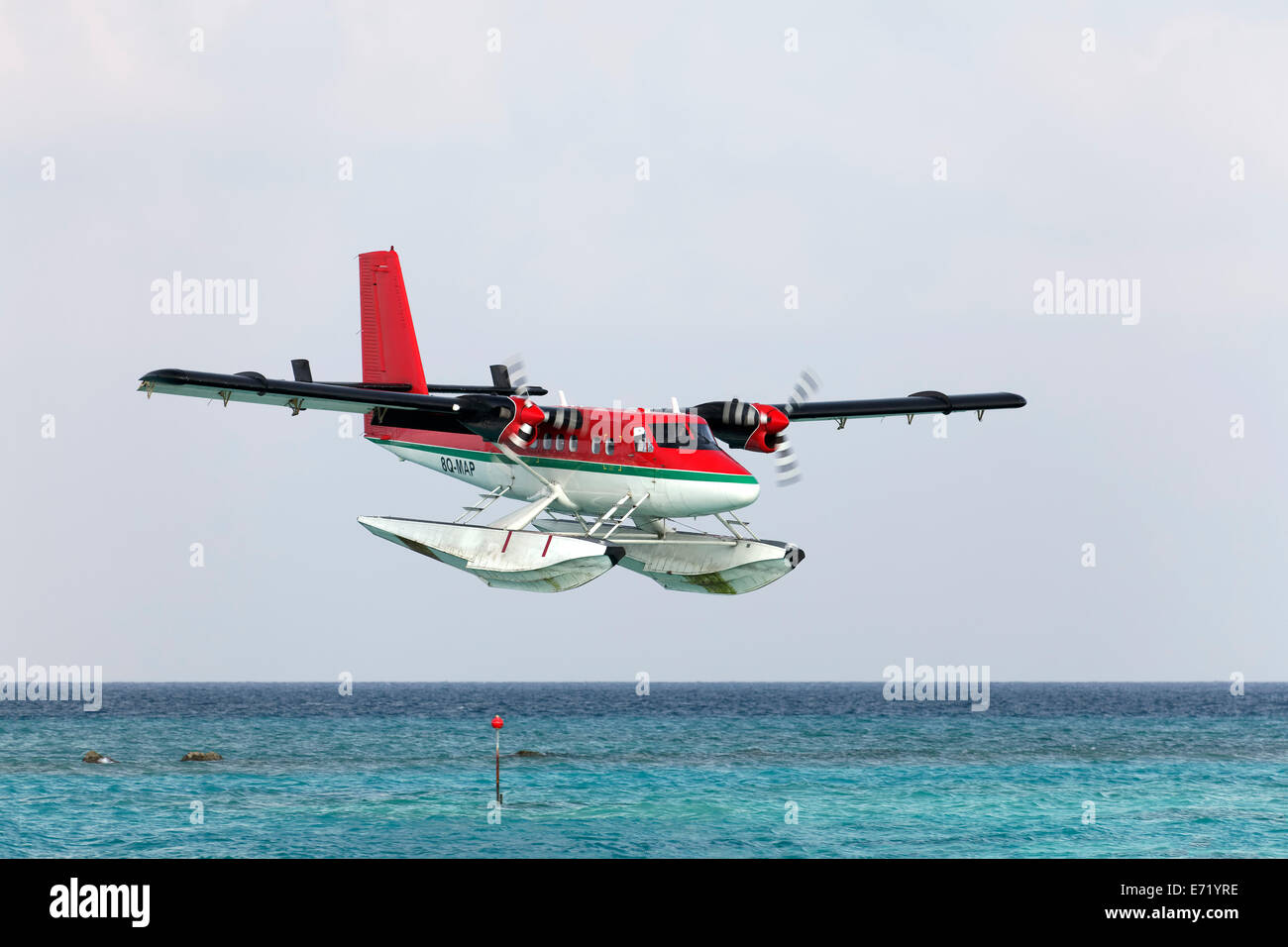 Wasserflugzeug, De Havilland Canada DHC-6-300 Twin Otter, Trans Maldivian Airways beim Landeanflug, Malediven Stockfoto
