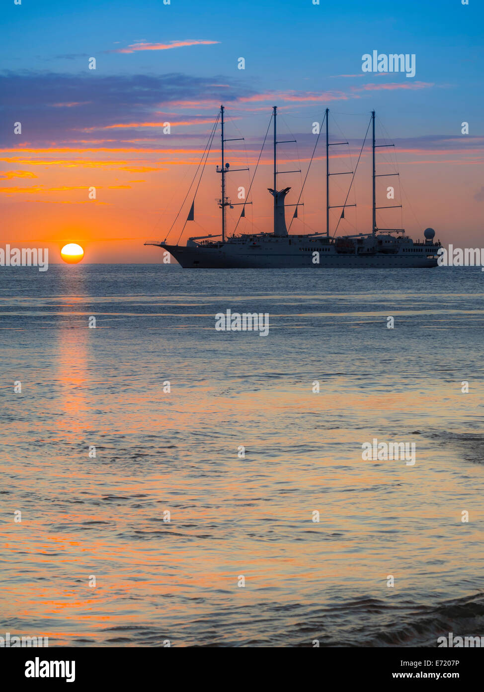 Kreuzfahrt Segelschiff Wind Star der Windstar Cruises, Soufrière Region, Windward Islands, St. Lucia, kleine Antillen Stockfoto