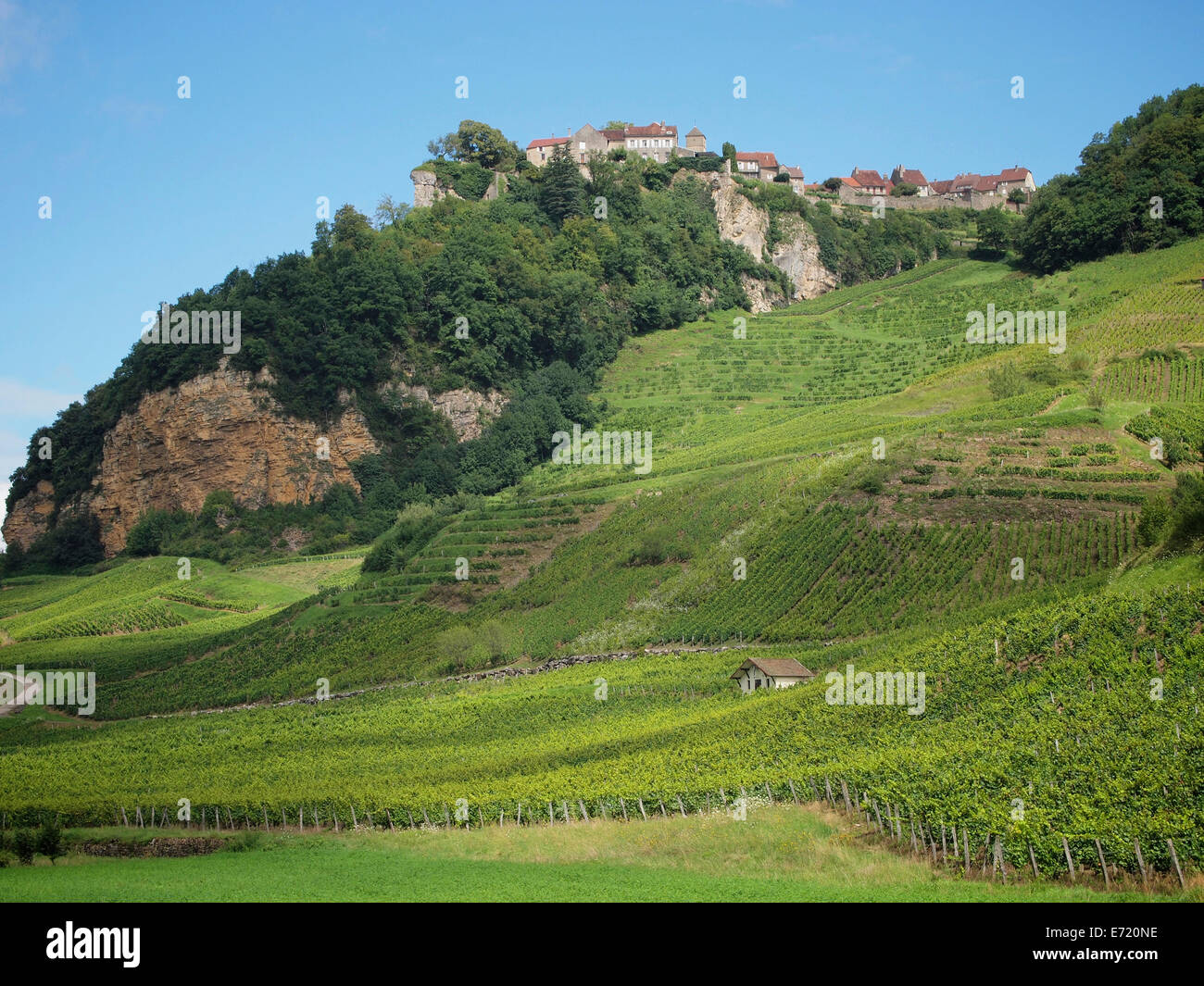 Typische Landschaft der Jura-Region in der Nähe von Chateau-Chalon in Frankreich Stockfoto