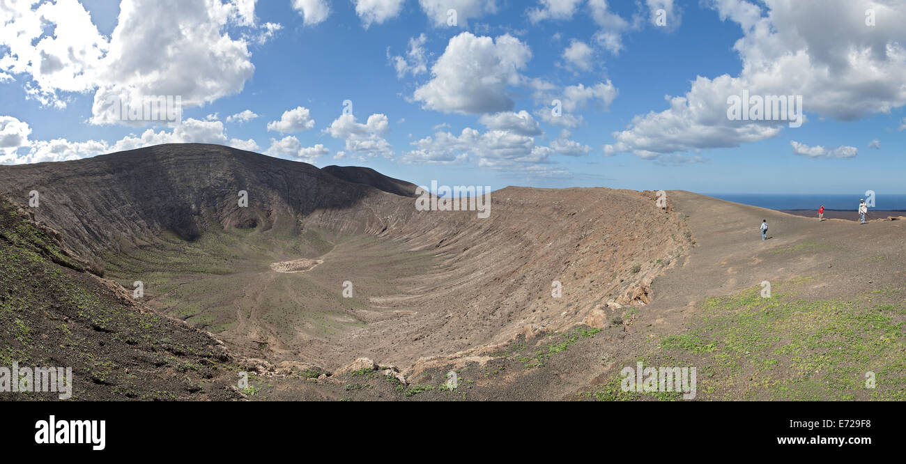 Tiefe vulkanische caldera -Fotos und -Bildmaterial in hoher Auflösung ...