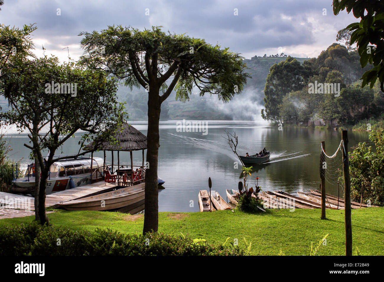 Touristen zurück von einem Sightseeing-Trip rund um Lake Bunyonyi. Stockfoto