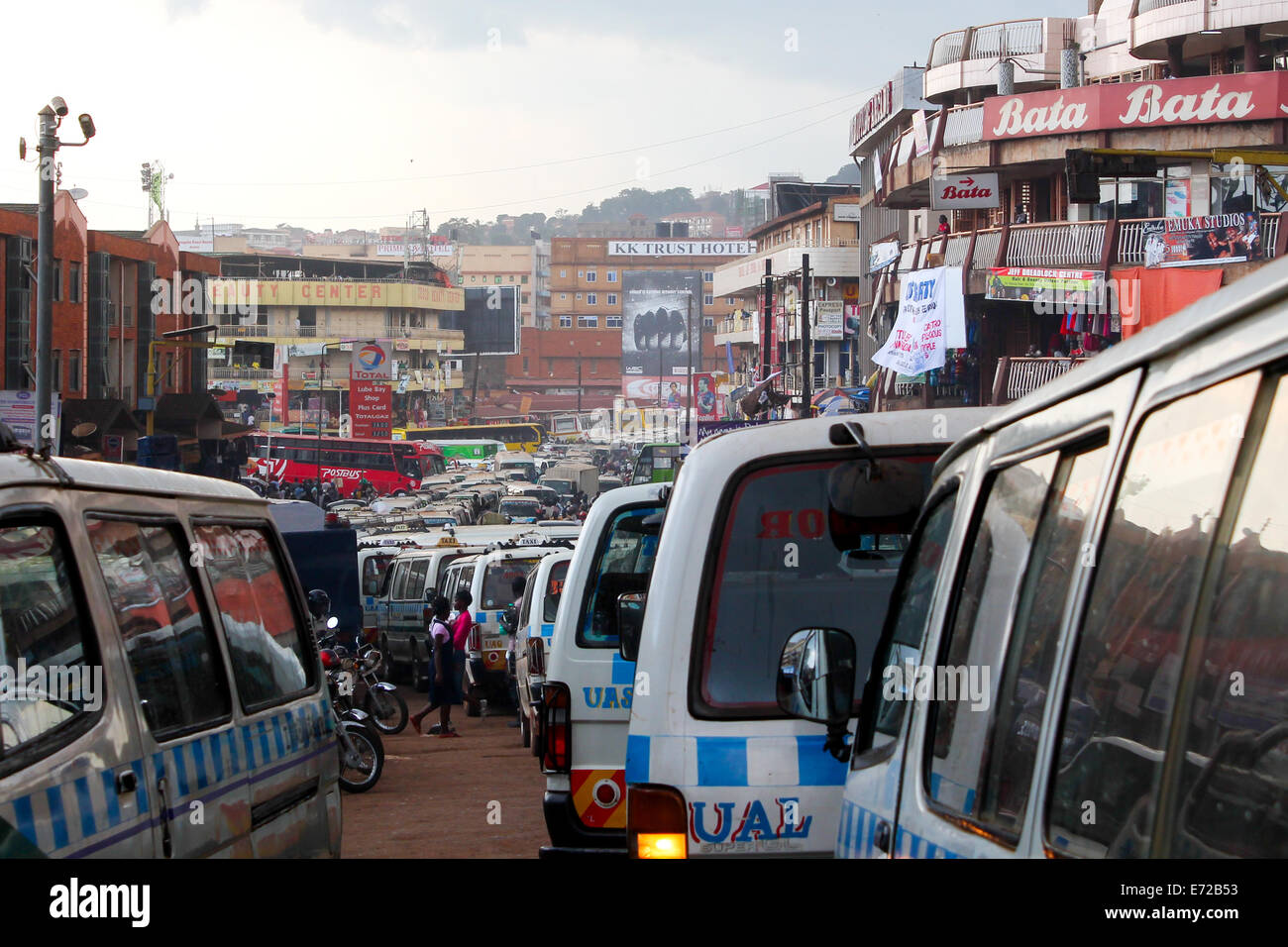 Rush Hour in der Innenstadt von Kampala. Stockfoto