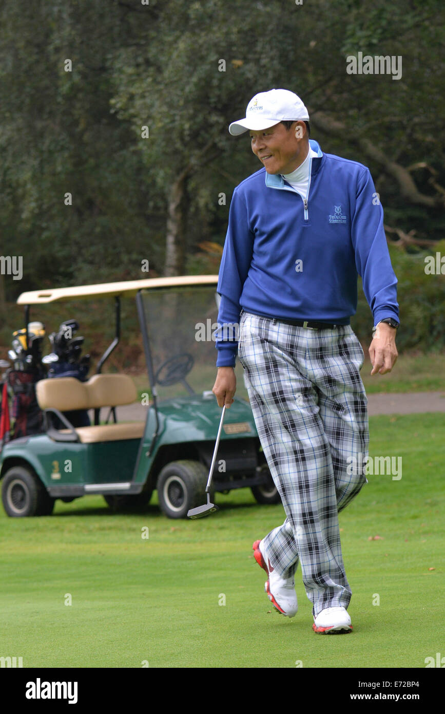 London, UK. 4. September 2014. Teilnehmer ein Wettbewerbs der 9. Sino-British Golf Day Charity im Brocket Hall Golf Club in England zu spielen. Bildnachweis: Siehe Li/Alamy Live News Stockfoto