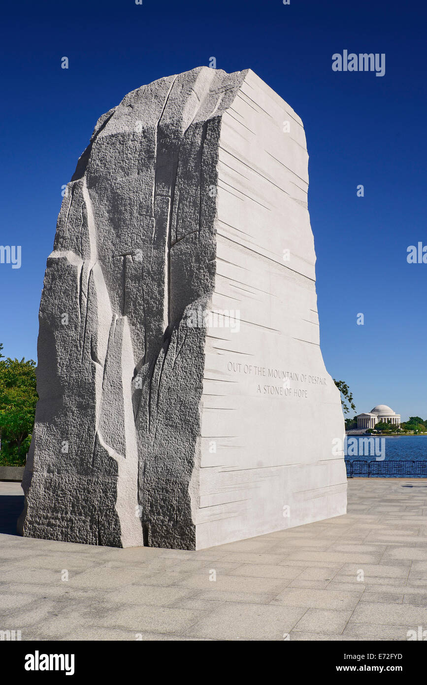 USA, Washington DC, National Mall Martin Luther King Junior Memorial Jefferson Memorial im Hintergrund. Stockfoto