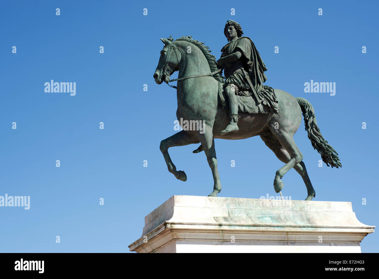 Statue von König Louis XIV zu Pferd steht in Place Bellecour in Lyon, Frankreich Stockfoto