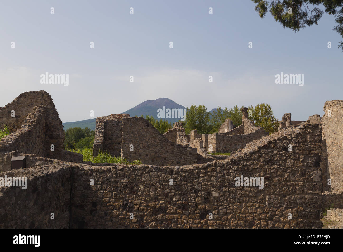 Mit Blick auf den Vesuv auf den Ruinen des Pompeius (Pompeji). Stockfoto