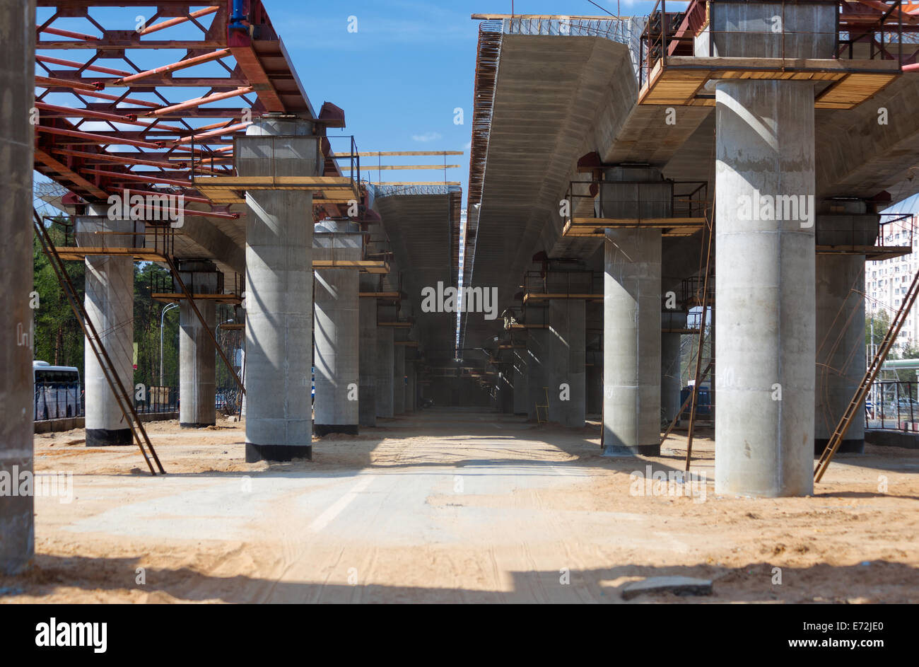 Bau der Brücke in Moskau, Russland Stockfoto