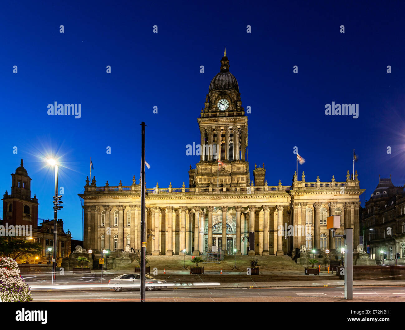 Leeds Town Hall ist ein Grade ich Gebäude, günstig gelegen im Zentrum von Leeds, neben Leeds Central Library und Leeds Cit Stockfoto