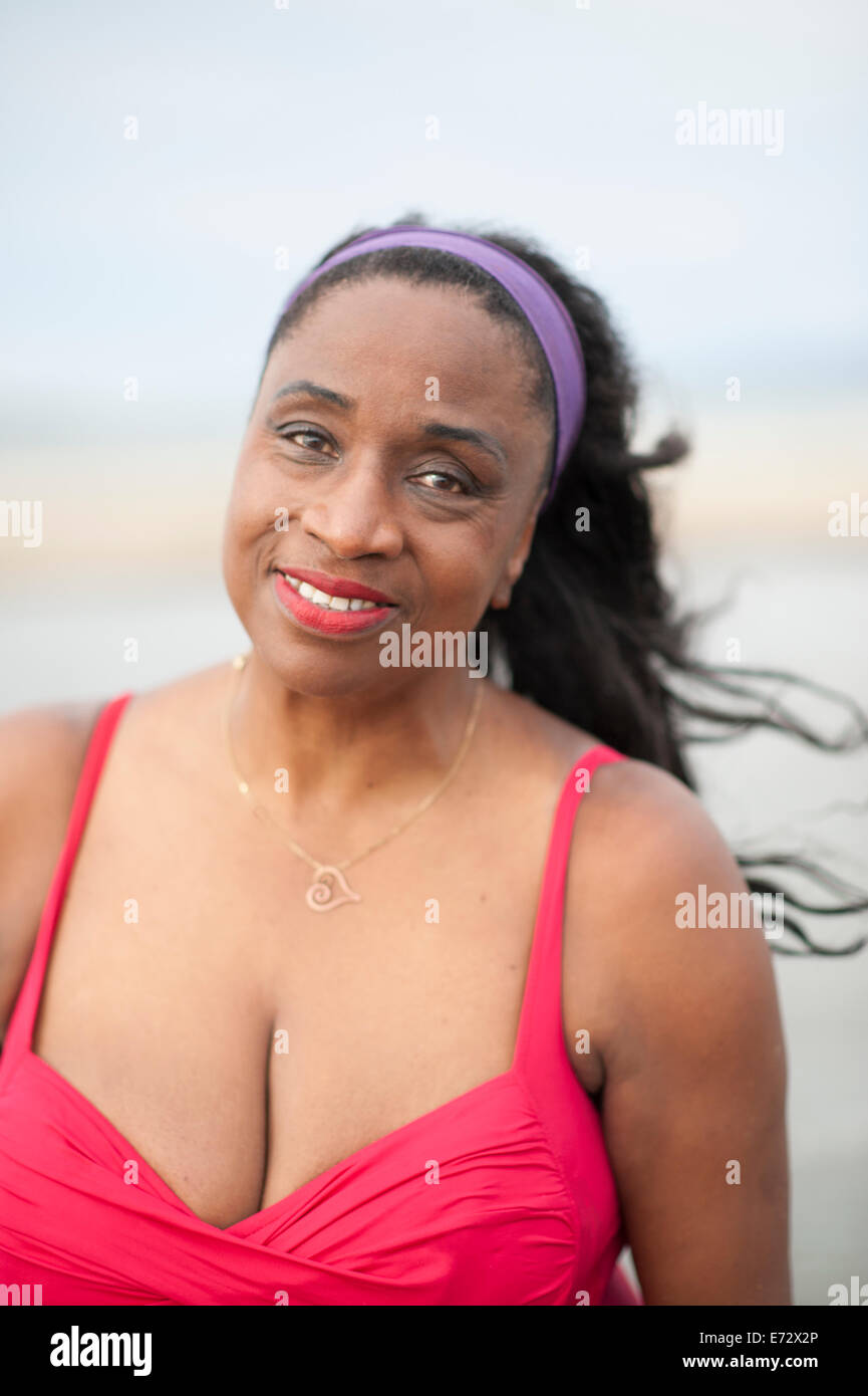 Porträt der Frau im Badeanzug Stockfoto