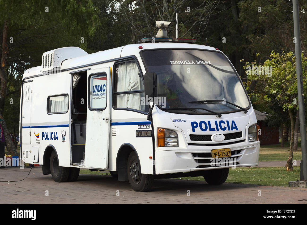Polizei-Transporter von UMAC in El Ejido-Park in Quito, Ecuador Stockfoto