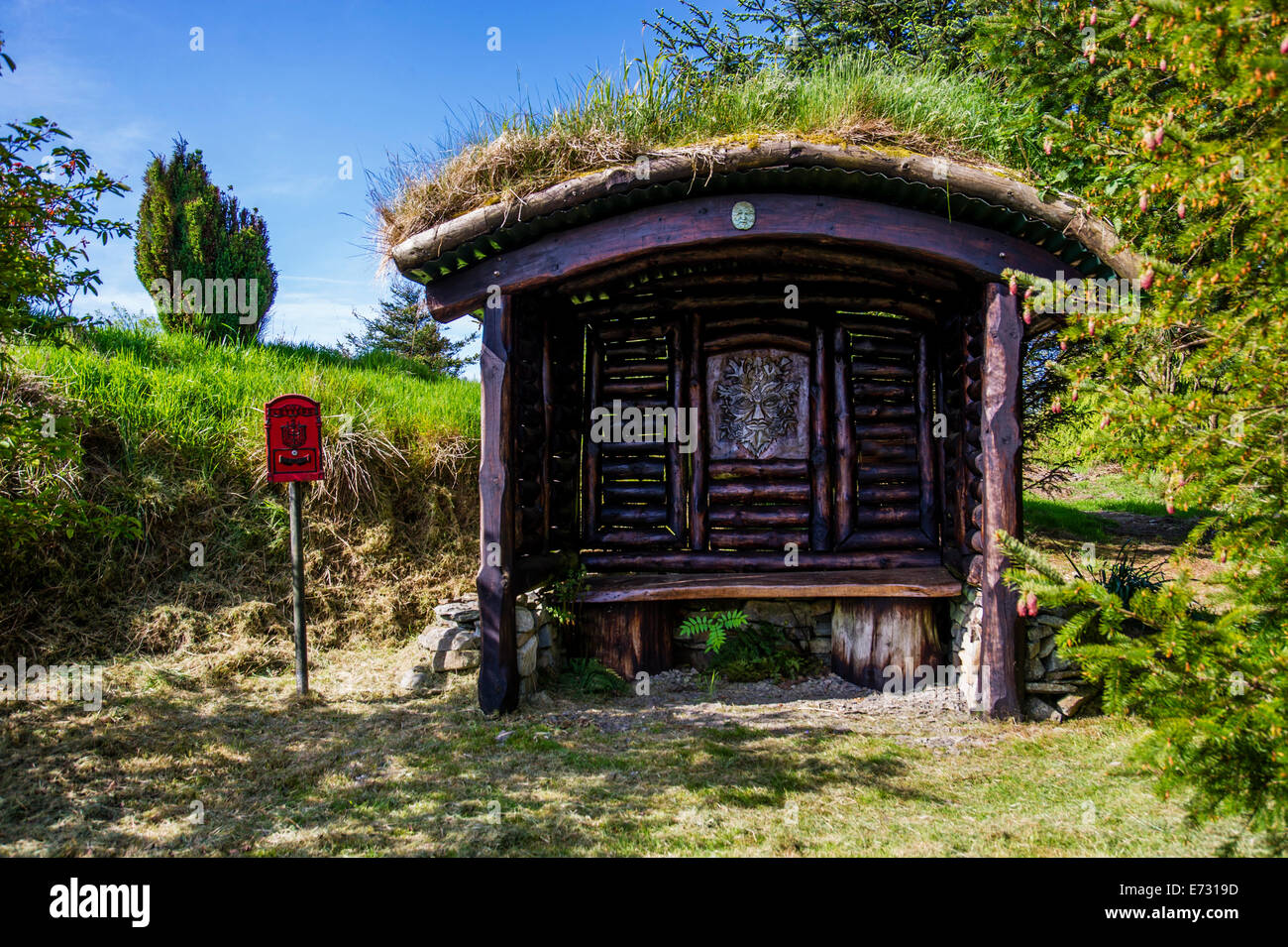 Laube mit Rasen Dach, Bwlch-y-Geufford, Wales Stockfoto