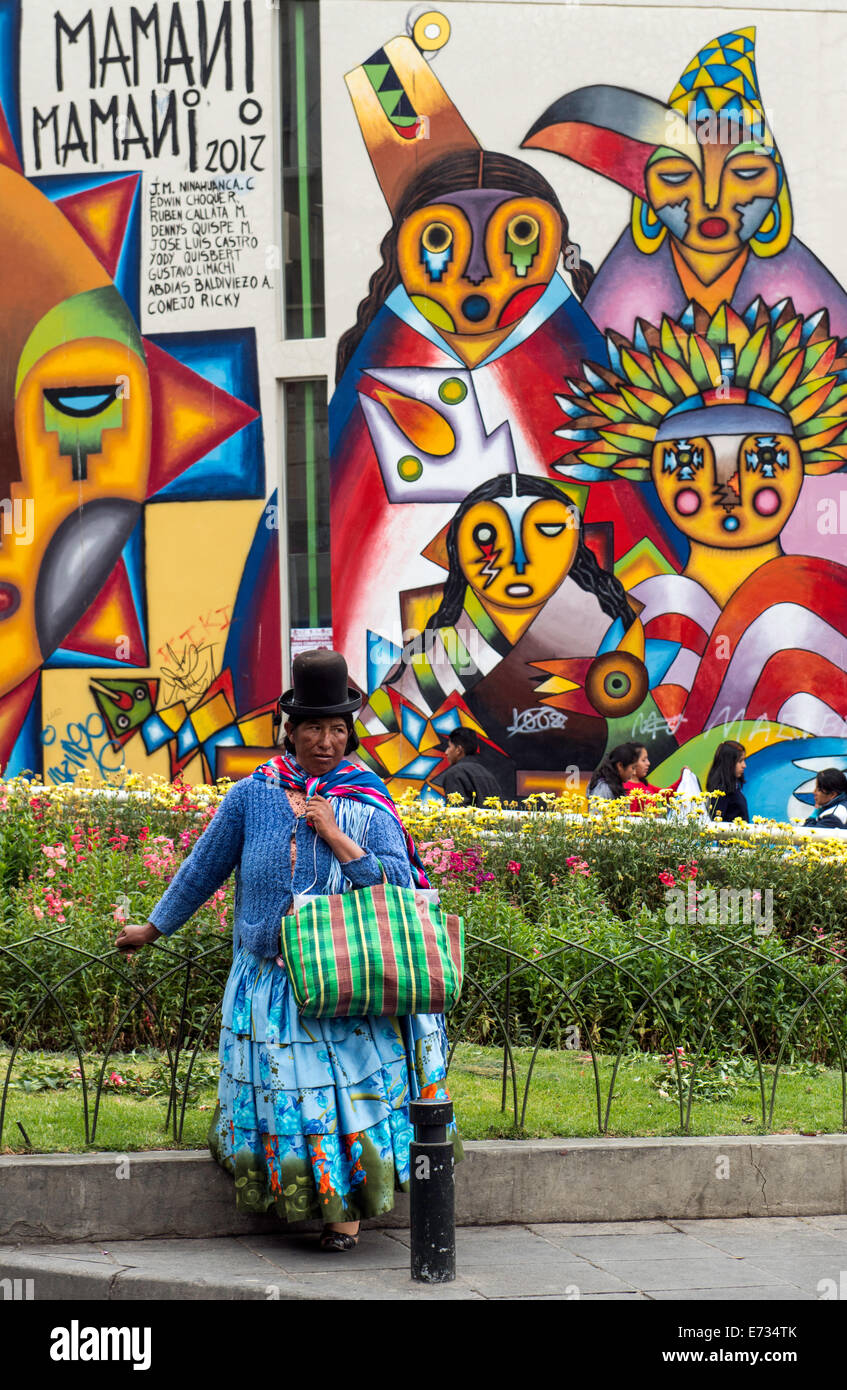 Bolivianische Frau in traditioneller Kleidung La Paz Bolivien Südamerika Stockfoto