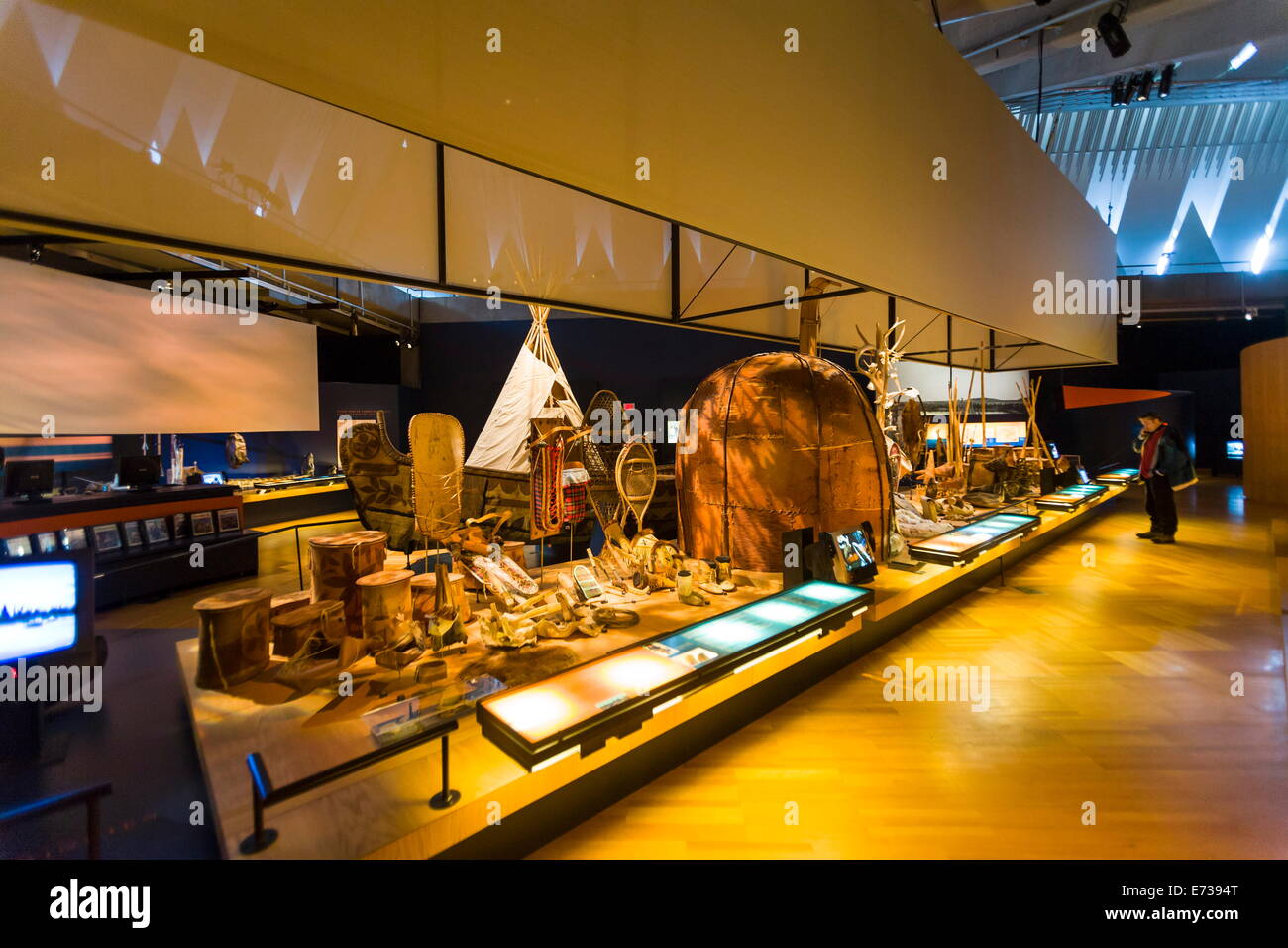 Dispaly der First Nations Artefakte, Museum der Zivilisation, Quebec Stadt, Quebec, Kanada, Nordamerika Stockfoto
