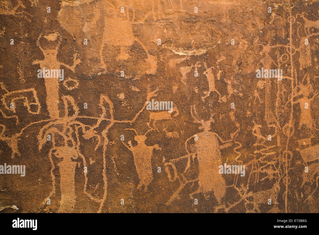 Rochester Petroglyph Panel enthält Barrier Canyon Style und Fremont Stilelemente, in der Nähe von Emery, Utah, USA Stockfoto