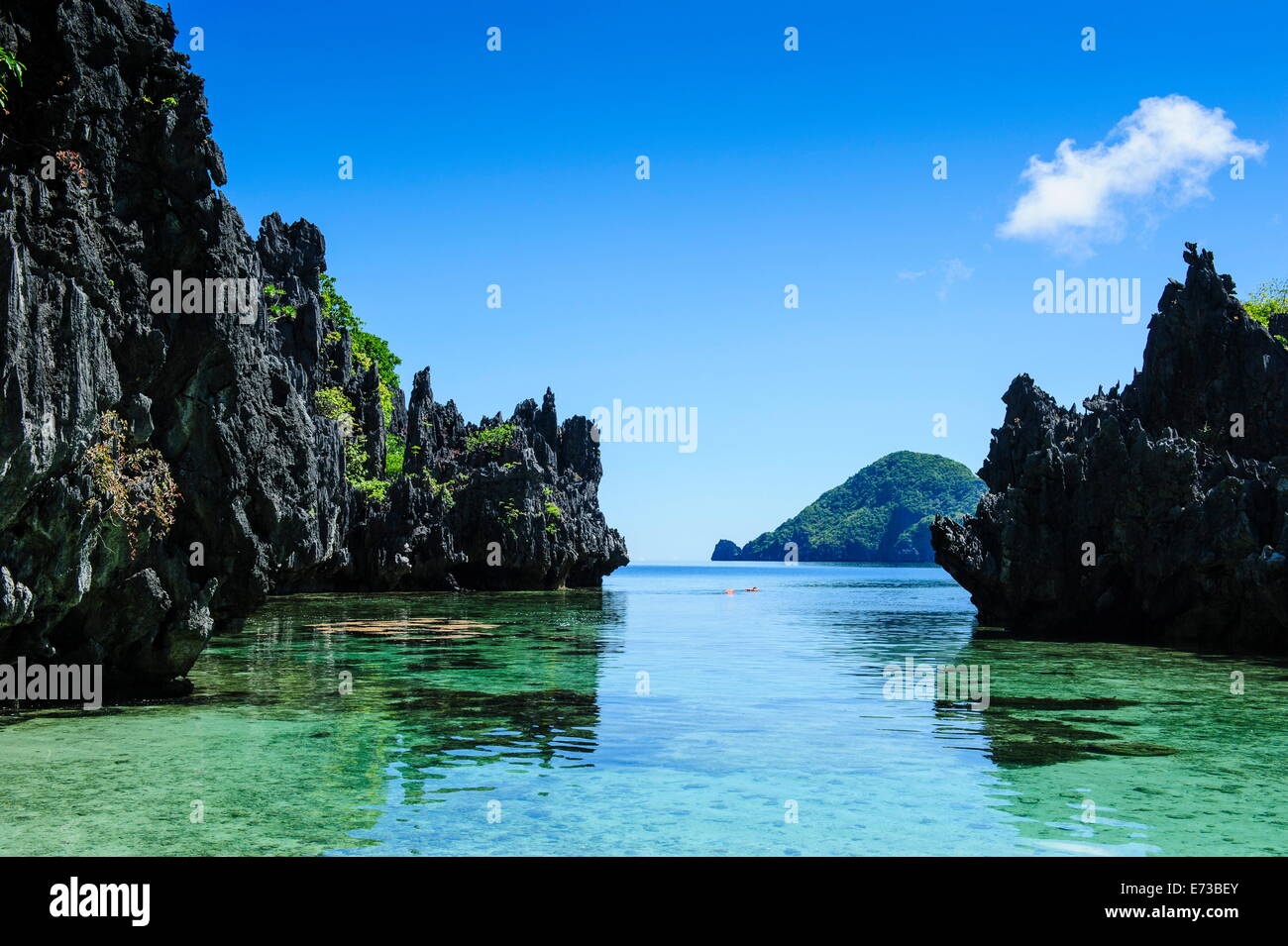 Kristallklares Wasser im Bacuit Archipel, Palawan, Philippinen, Südostasien, Asien Stockfoto