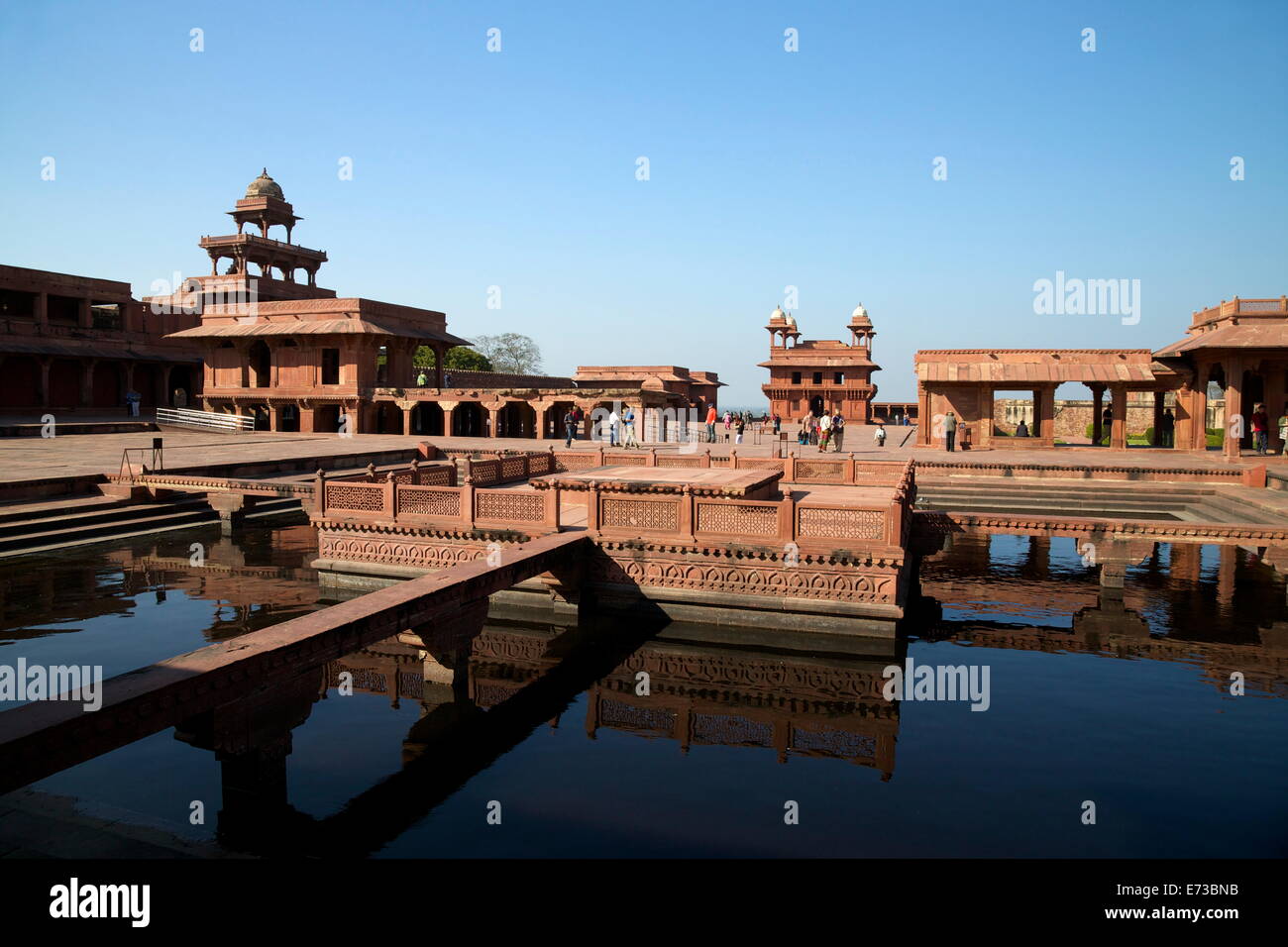 Abdar Khana Gebäude und Anoop Talao Wasserbecken, Fatehpur Sikri, UNESCO-Weltkulturerbe, Uttar Pradesh, Indien, Asien Stockfoto