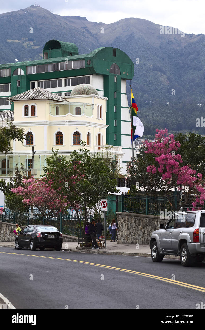 Juan Montalvo Avenue mit Villa Lasso-Conto in den Rücken in Quito, Ecuador Stockfoto