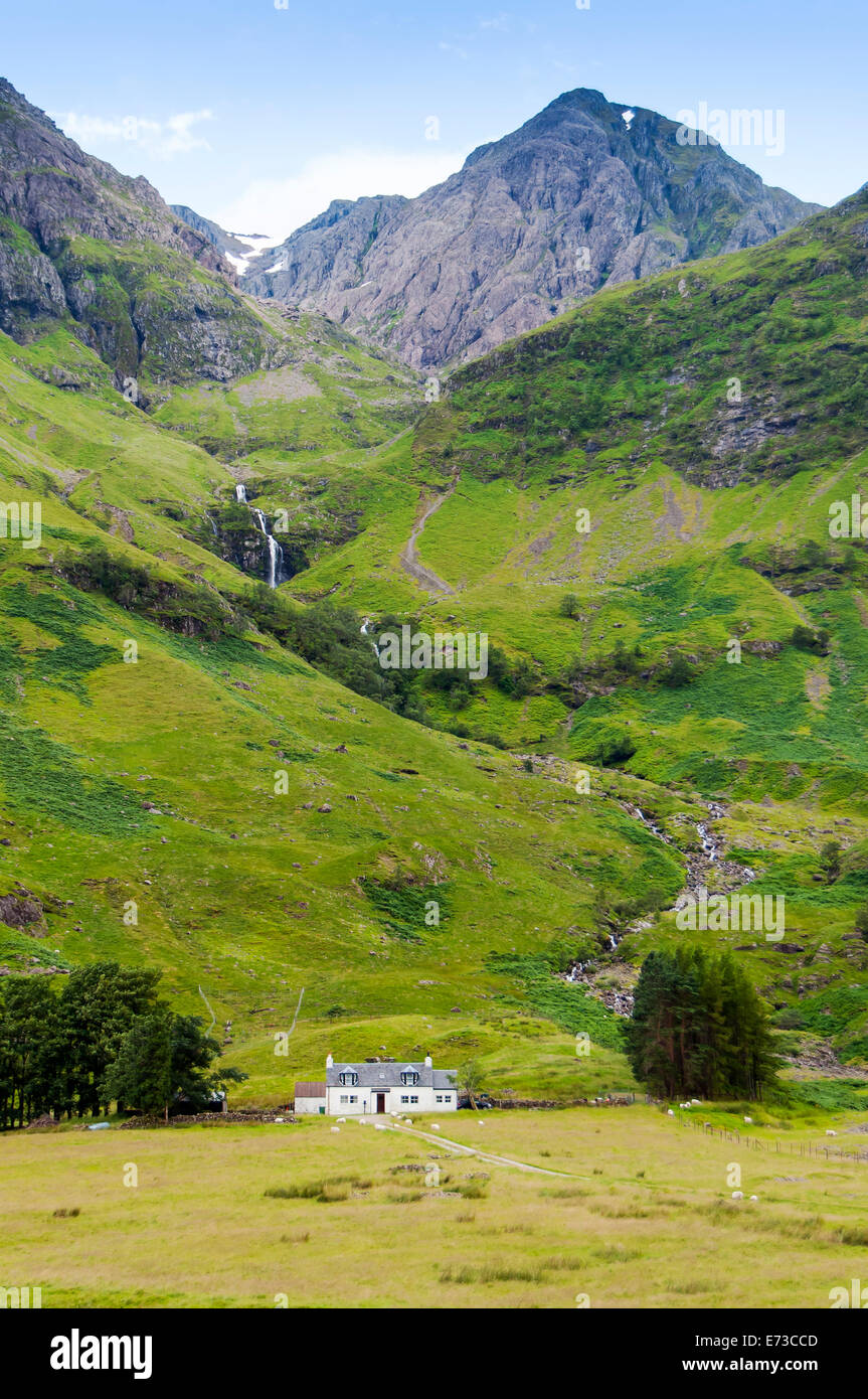 Glen Coe Landschaft mit Bauernhaus, Glencoe, Scotland, UK Stockfoto