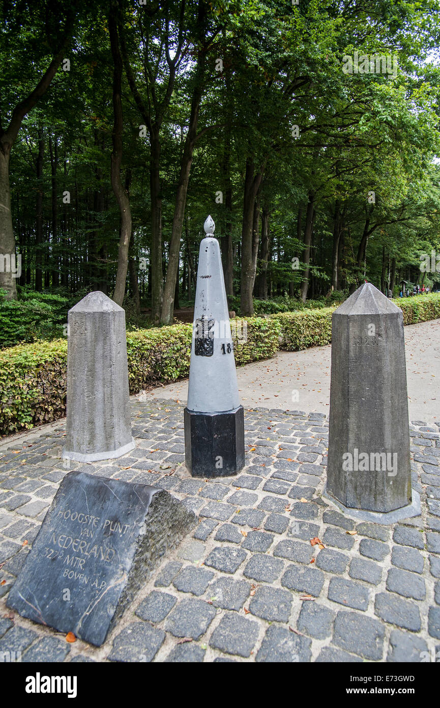 Der höchste Punkt in den Niederlanden, 322,7 m (1.059 ft) über NAP auf dem Vaalserberg, Vaals, Niederlande Stockfoto