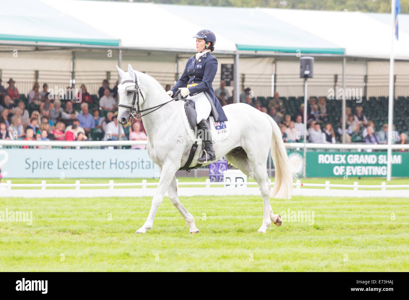 Stamford, Lincs, UK. 5. September 2014. Natalie Blundell (AUS) Reiten ALGEBRA in der Dressur bei der Land Rover Burghley Horse Trials CCI *** 2014 Credit: Any4 Fotografie/Alamy Live News Stockfoto