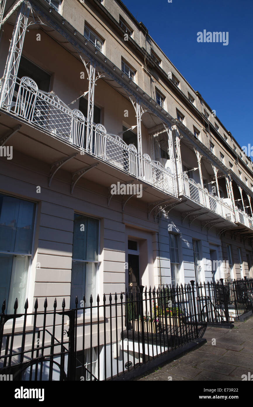 England, Bristol, Reihenhäuser am Royal York Crescent im Stadtteil Clifton. Stockfoto