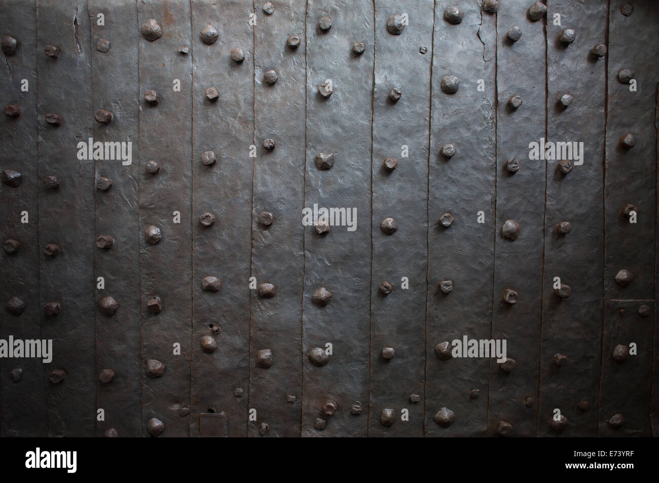 Alte mittelalterliche Metalltor Hintergrund Stockfoto
