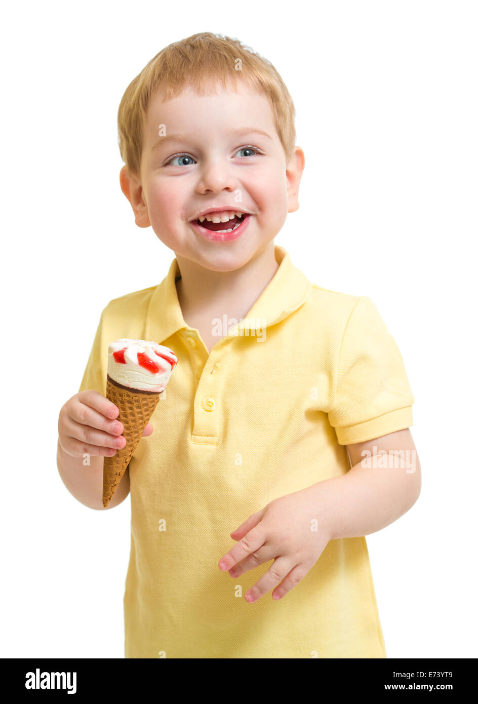 Kid Boy isoliert auf weißem Studioaufnahme Eis essen Stockfoto