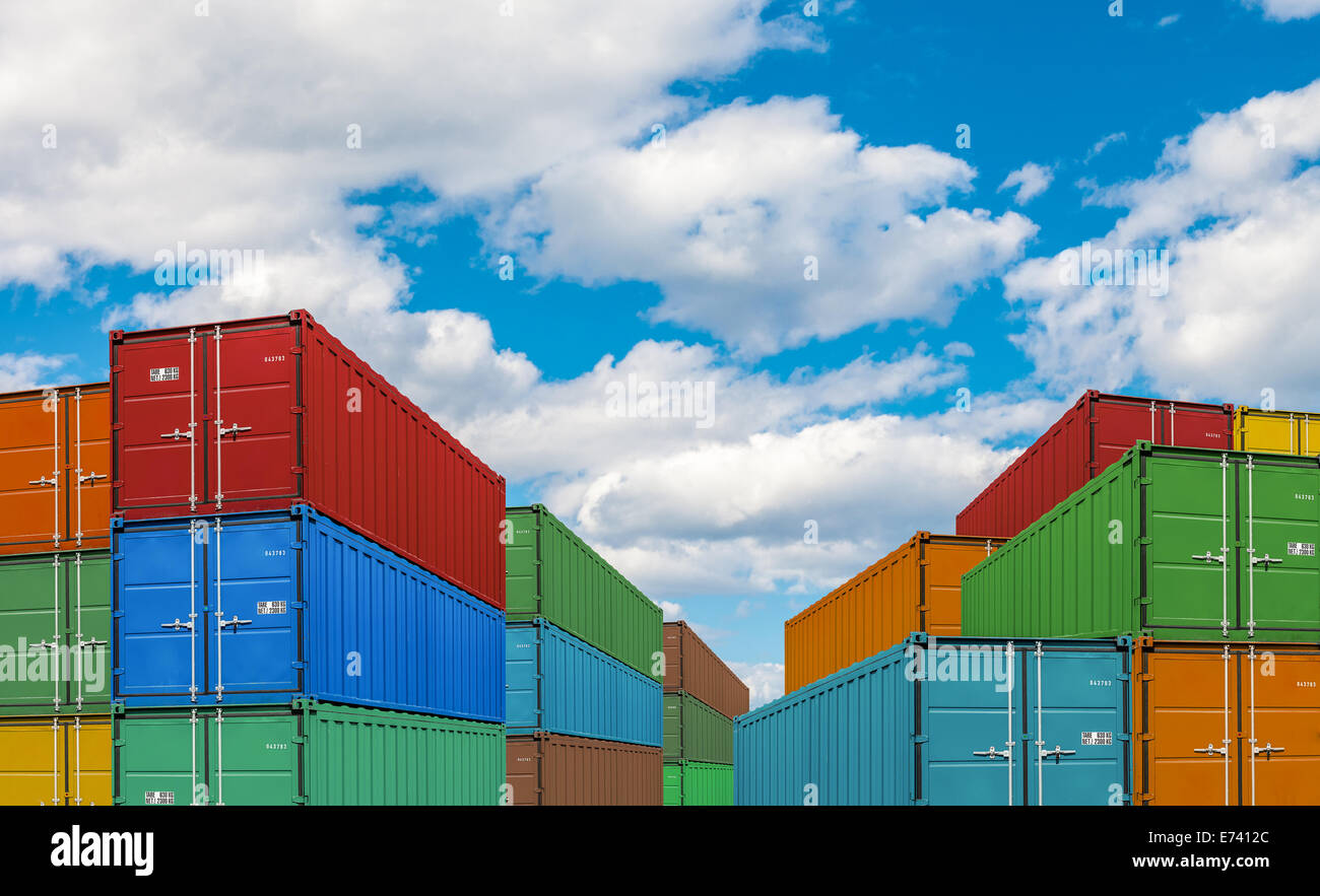 exportieren Sie oder importieren Sie Versand Fracht-Container-Stacks in port Stockfoto