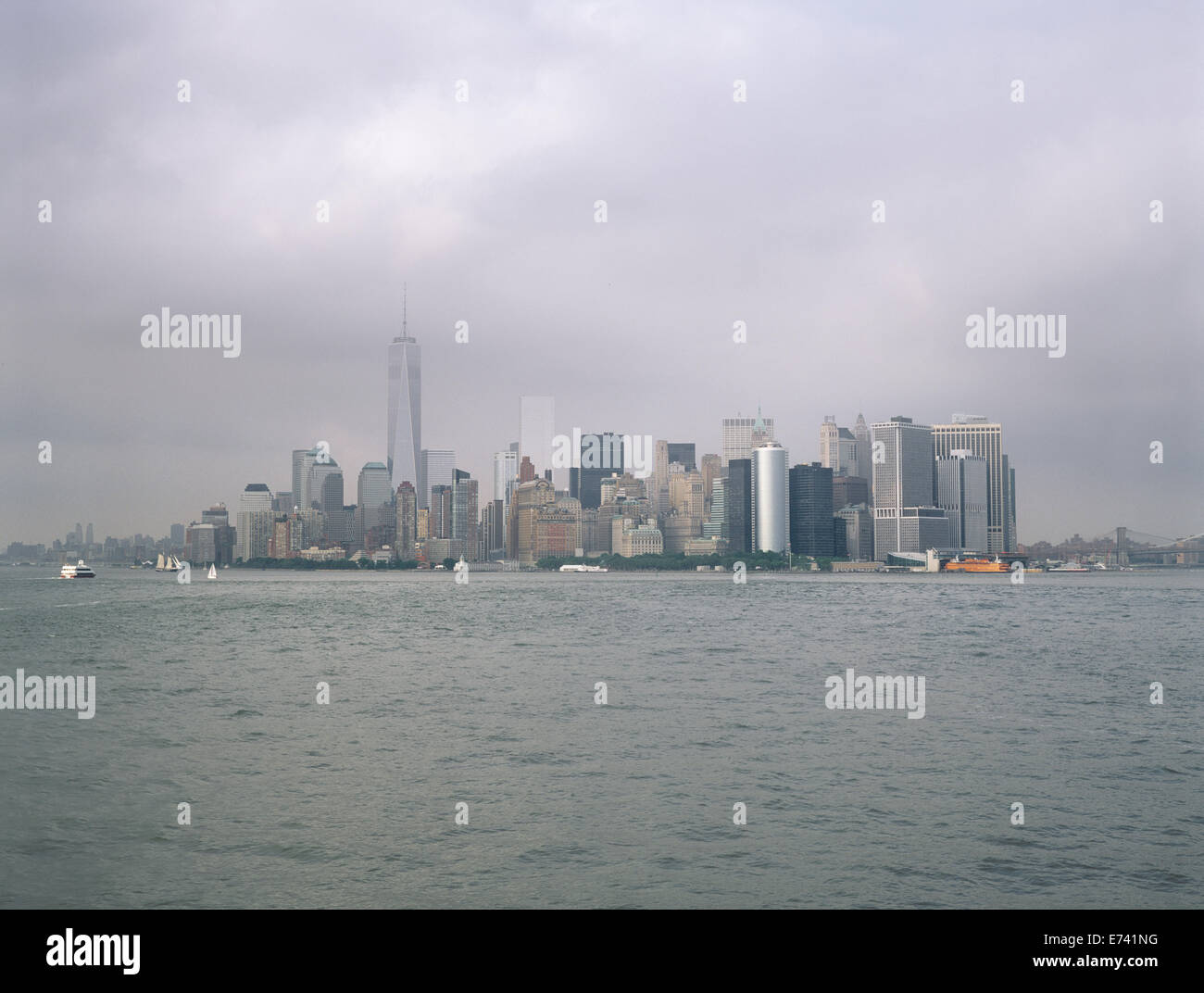 Die Insel Manhattan an einem bewölkten Tag. Stockfoto