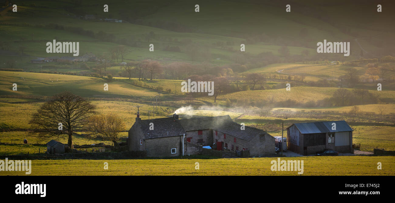 Bauernhaus in der Hope Valley im Nordwesten von England, einer idyllischen englischen Landschaft Stockfoto