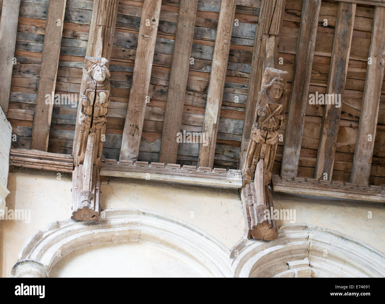 Die geschnitzten Figuren im 15. Jahrhundert von der Kirche St. Mary West Walton, Norfolk, England, Großbritannien Stockfoto