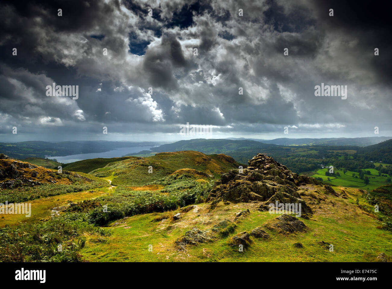 Blick vom Gipfel von Loughrigg Fell Lake District National Park Cumbria North West England UK Stockfoto