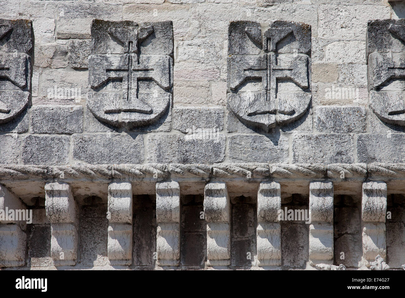 Turm von Belem Wehrgang Details mit kreuzt Christusordens in Lissabon, Portugal. Stockfoto