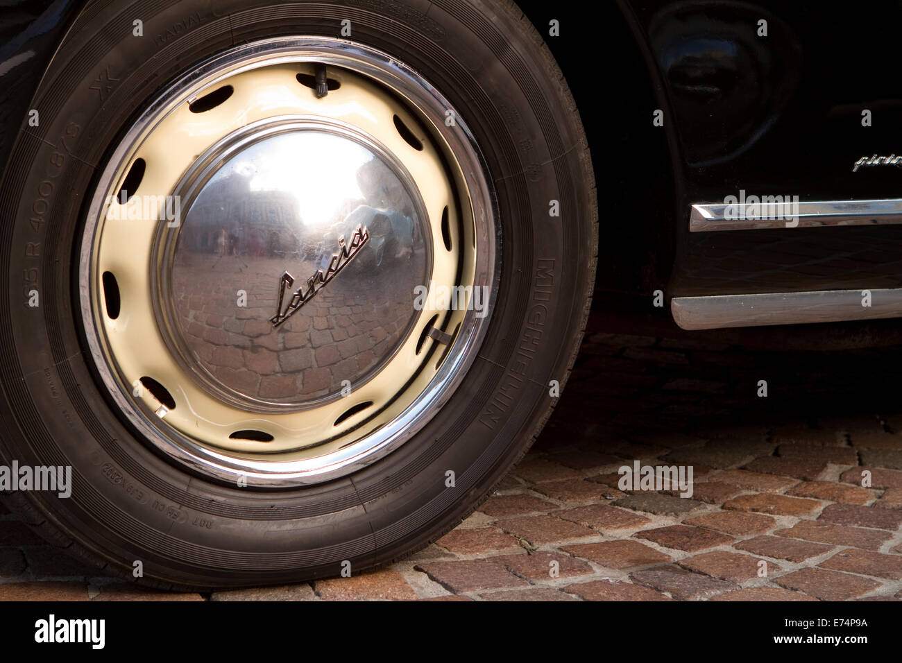 Turin, Italien. 6. September 2014. Das Rad von einem Lancia Aurelia B52. Sammler von historischen Autos trafen sich in Torino für einen Auto-Eleganz-Wettbewerb. Stockfoto