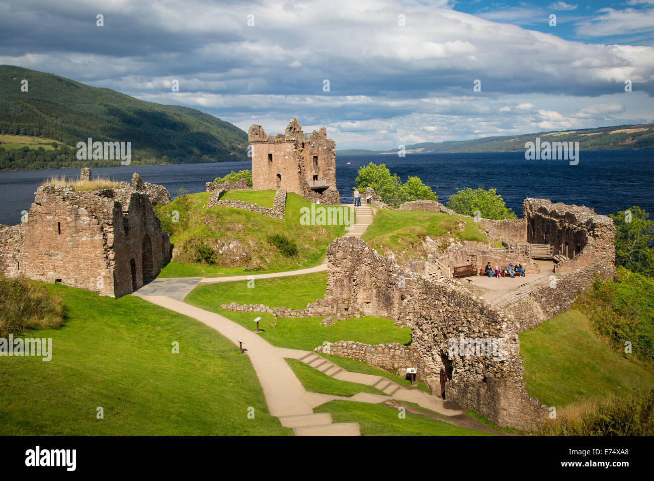 Ruinen von Urquhart Castle am Ufer des Loch Ness, Highlands, Schottland Stockfoto