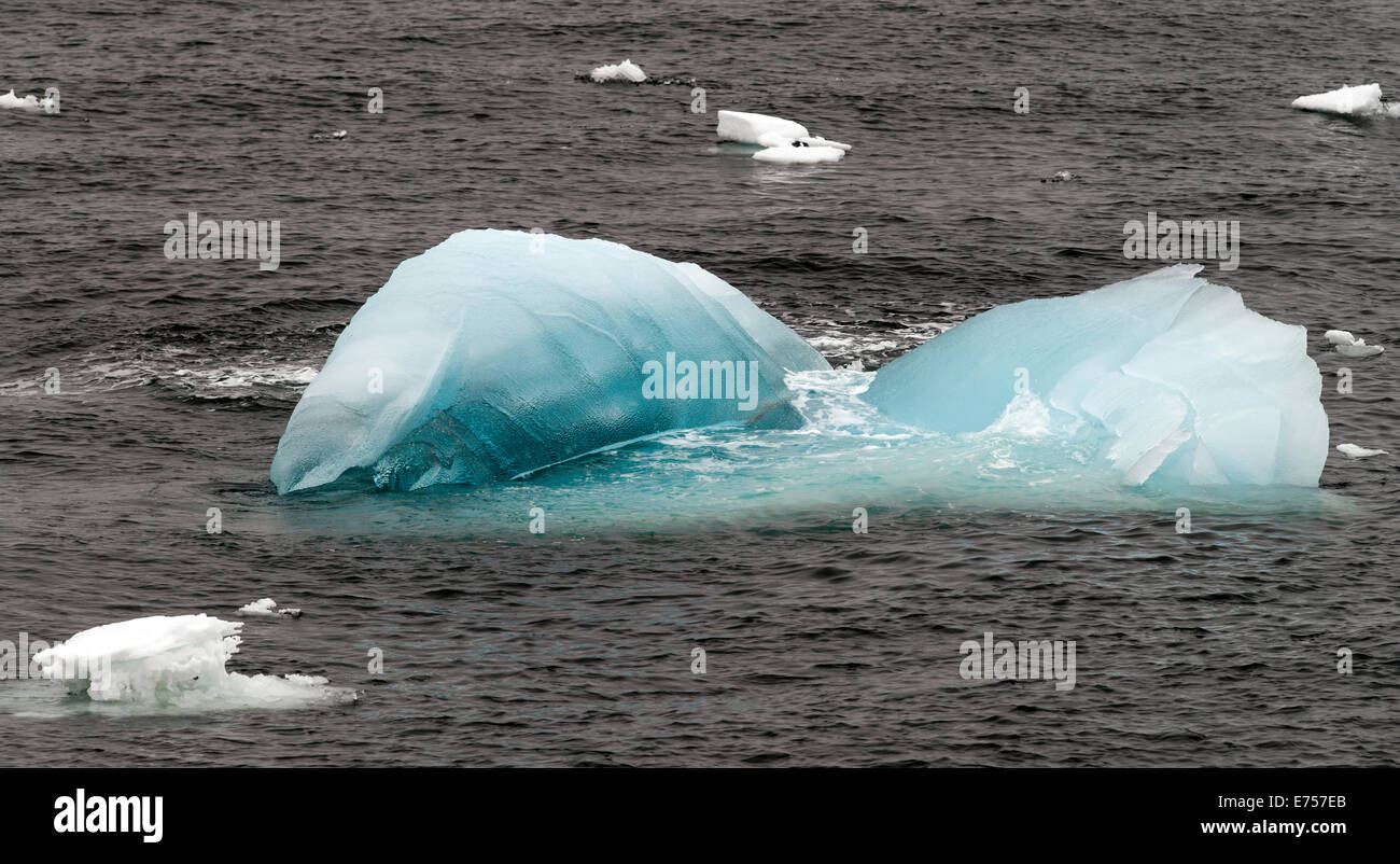 Schwimmendes Eis Arctic Sea Spitzbergen Norwegen Polarkreis Skandinavien Europa Stockfoto