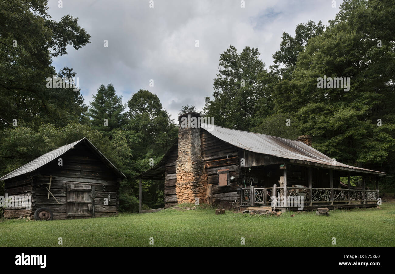 Frühe Gehöft Blockhaus in den Great Smoky Mountains in der Nähe der Stadt von Blue Ridge, Georgia, USA. Stockfoto
