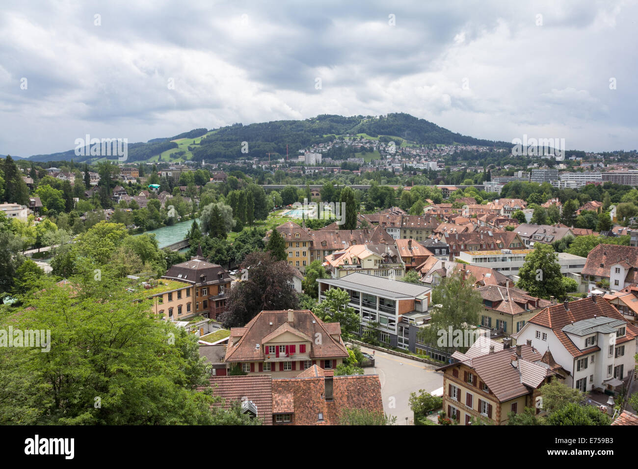 Vogelperspektive auf die Schweizer Stadt Bern. Stockfoto