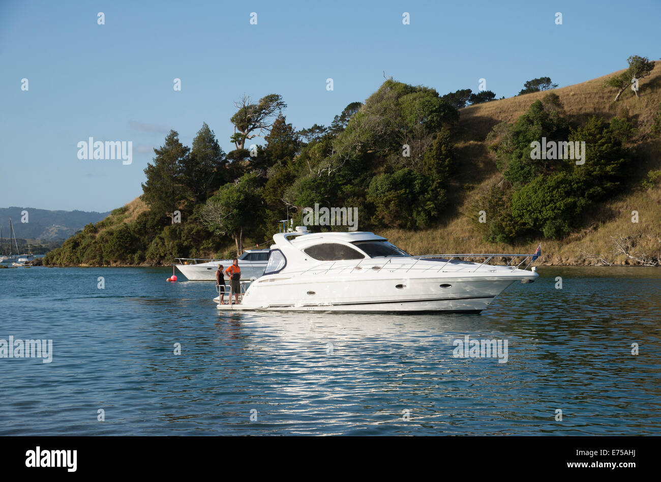 Sandspit New Zealand Tag Kreuzfahrt-Schiff nähert sich der Werft Stockfoto