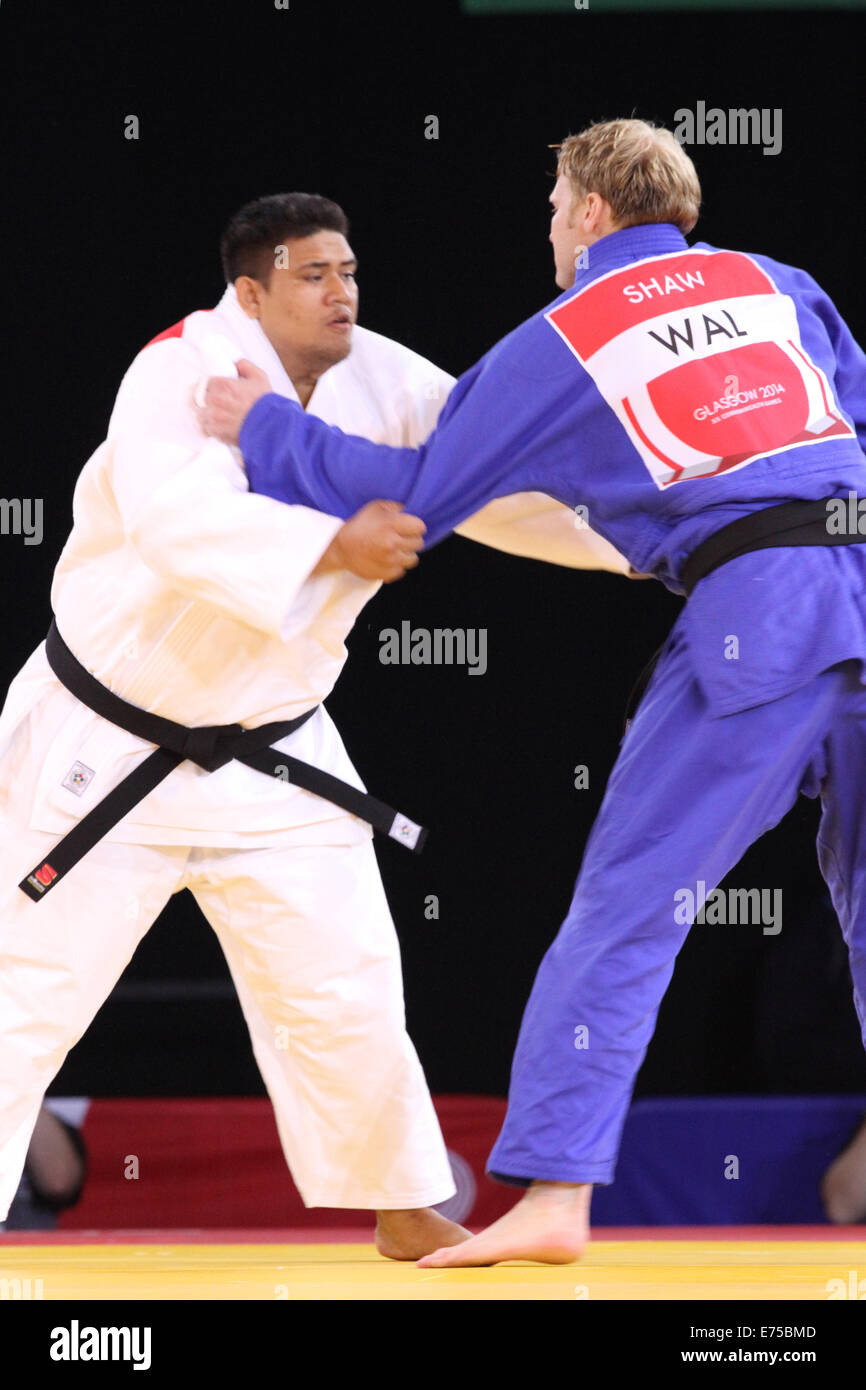 Derek Sua von Samoa (weiß) V Mark Shaw von Wales (blau) in der Mens 100