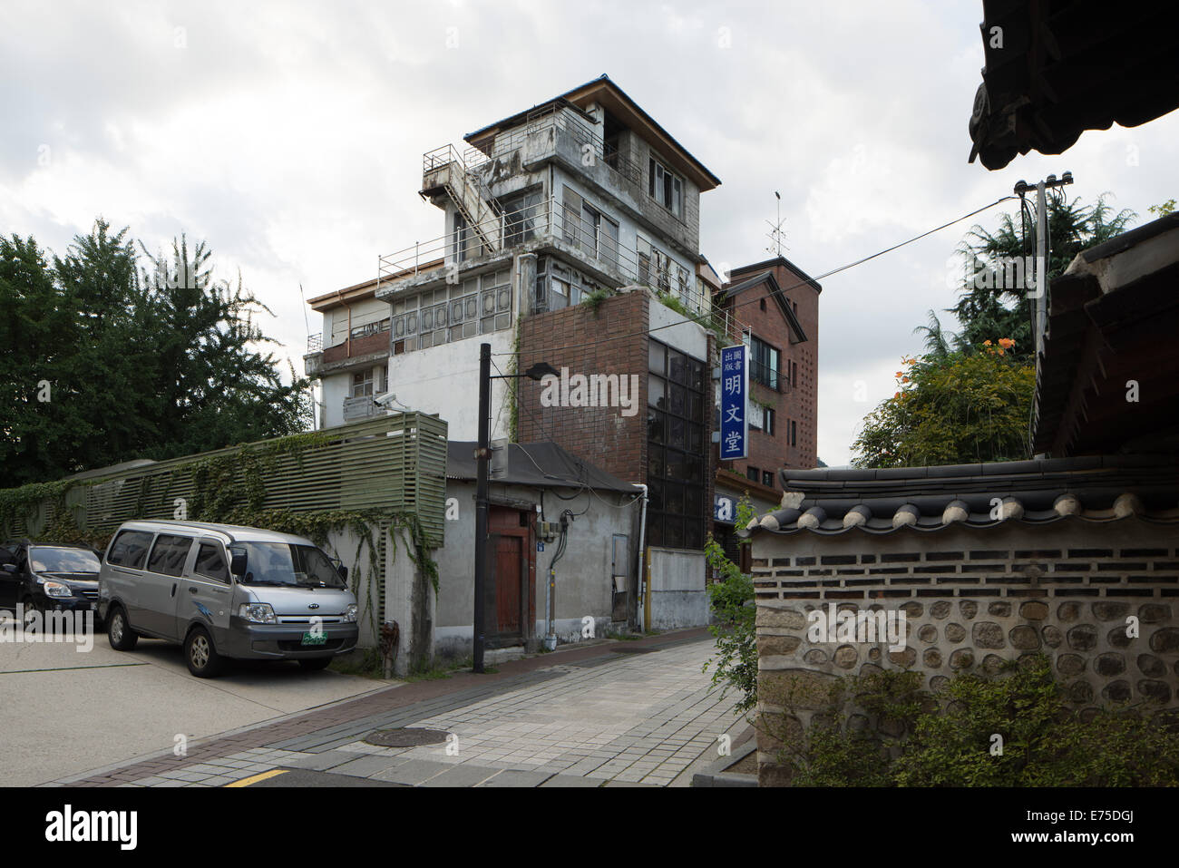 Bukchon Hanok Village, ein traditionelles koreanisches Dorf in Seoul in Südkorea. Stockfoto