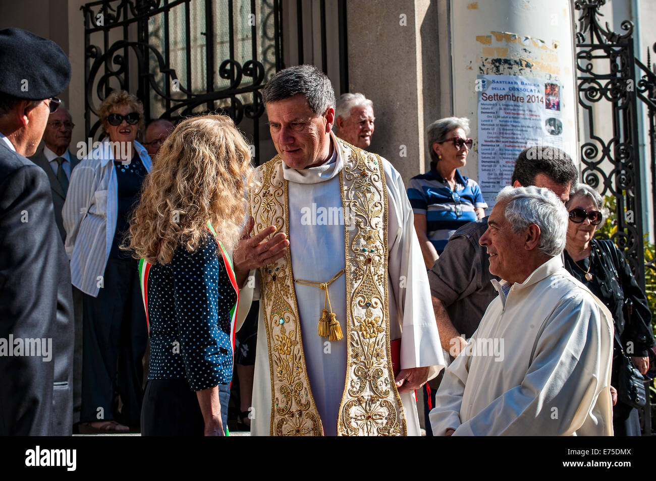 Parish priest Fotos und Bildmaterial in hoher Auflösung Alamy