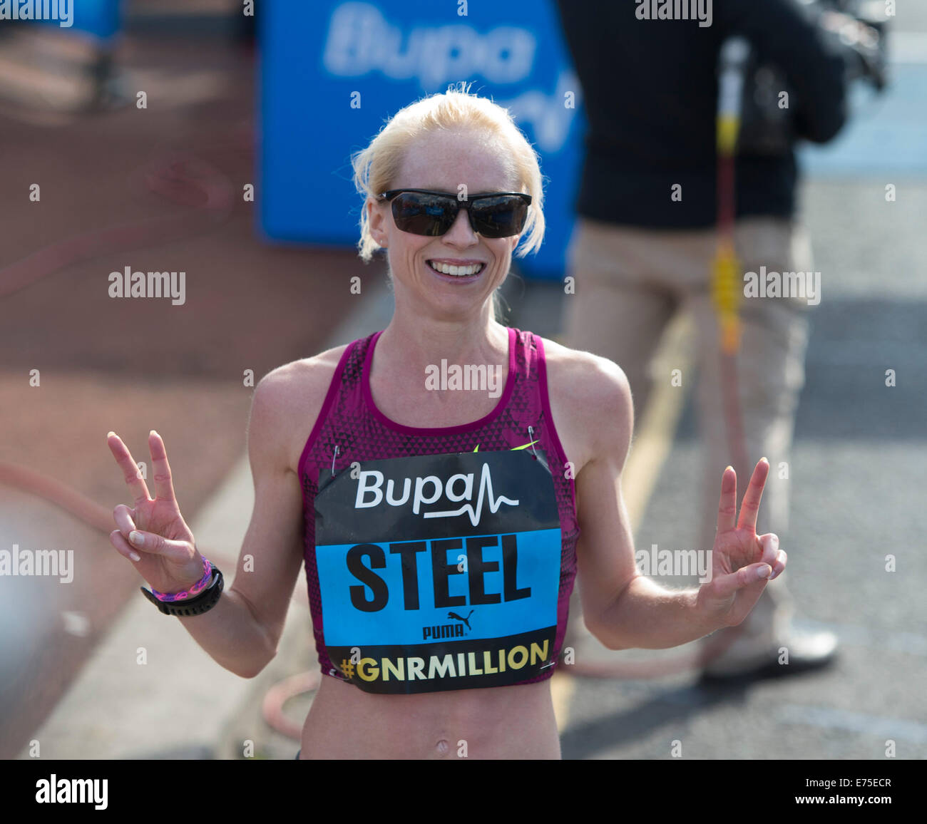 South Shields, Großbritannien. 07. Sep, 2014. BUPA Great North Run. Am Ziel der Great North Run Platz 2 Gemma Stahl. Bildnachweis: Aktion Plus Sport/Alamy Live-Nachrichten Stockfoto