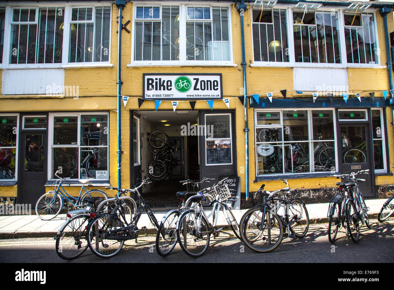 Bike-Zone, ein Fahrradgeschäft in Oxford Stadtzentrum Stockfoto