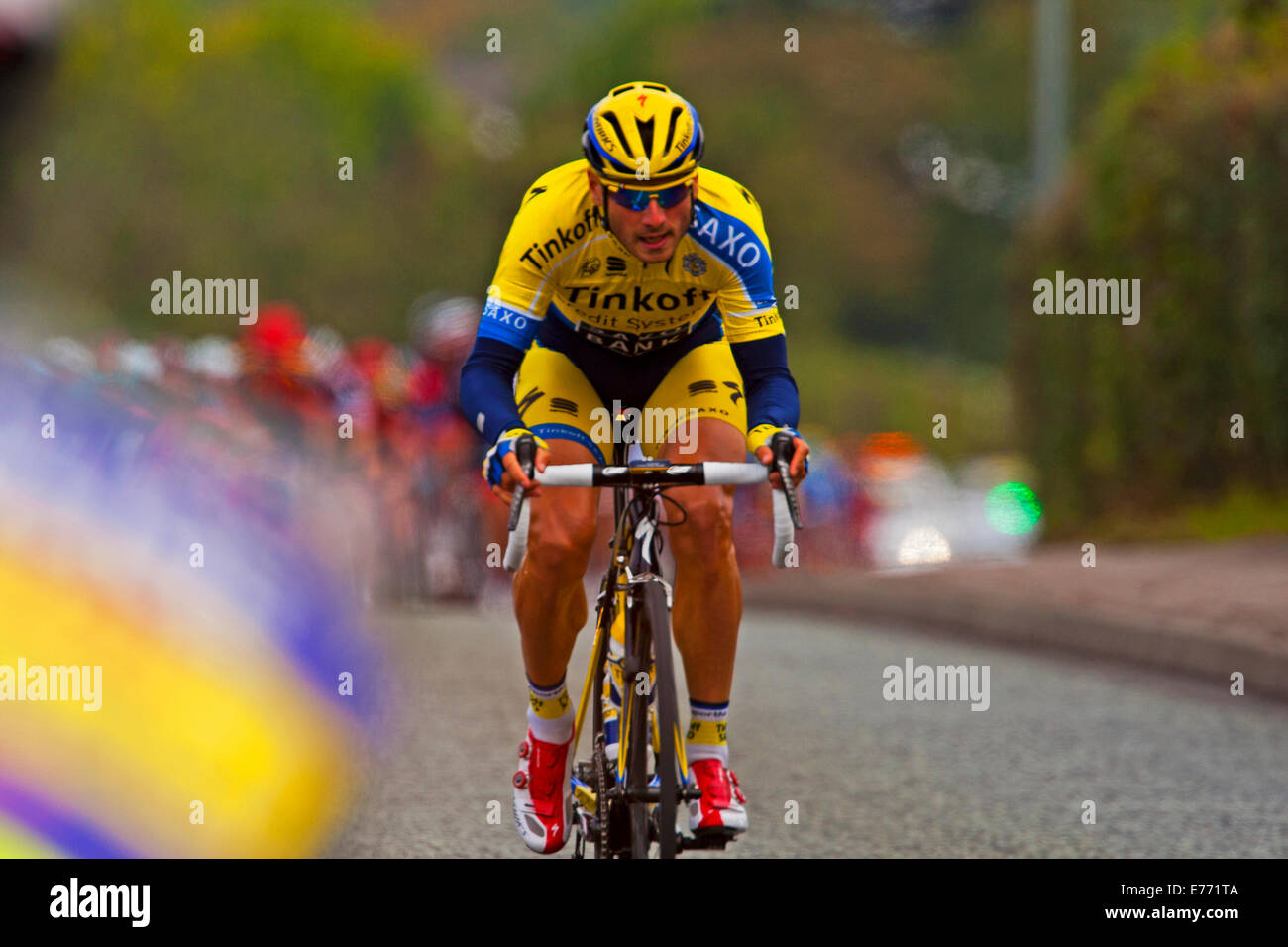 8. Sep, 2014. Der Führer der Tour tritt Netherley Straße Merseyside UK. Sergio Paulinho von Team Tinkoff. Bildnachweis: Paul Scoullar/Alamy Live-Nachrichten Stockfoto