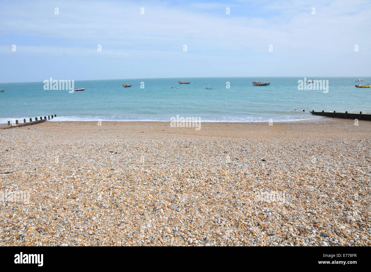 steiniger Strand Stockfoto