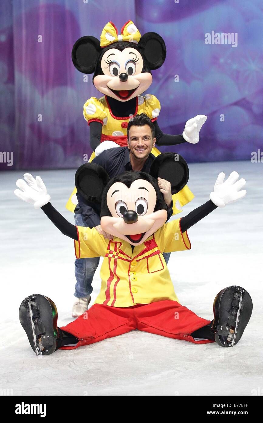 Peter Andre besucht ein Disney On Ice-Fototermin mit: Peter Andre Where: Leeds, Vereinigtes Königreich bei: 6. März 2014 Stockfoto