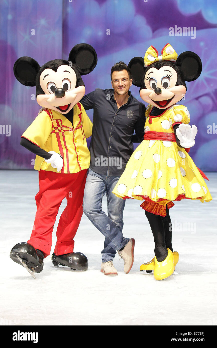Peter Andre besucht ein Disney On Ice-Fototermin mit: Peter Andre Where: Leeds, Vereinigtes Königreich bei: 6. März 2014 Stockfoto